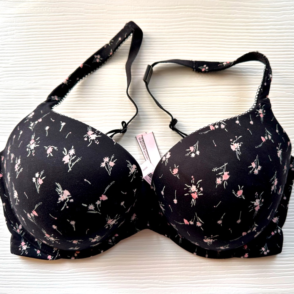 • NWT Victoria Secret • Push up 36DD